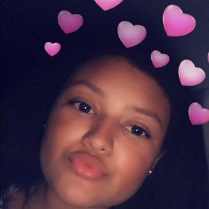 Meet your Posher, Kayla